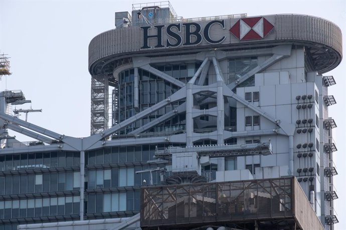 Archivo - 17 March 2021, China, Hong Kong: A general view of the HSBC's headquarters building in Hong Kong. HSBC Holdings Plc's main Hong Kong office have been closed until further notice after multiple positive coronavirus (COVID-19) cases found in the