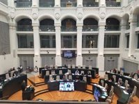 PP, Cs y Vox tumban en Cibeles propuesta del PSOE de homenajear la II República porque sólo busca "agitar en elecciones"