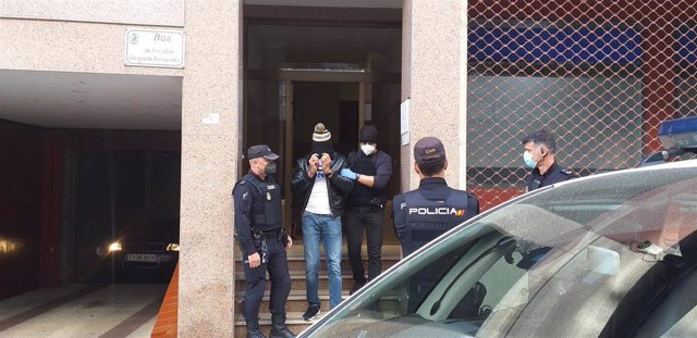 Detenido en Vigo en el marco de un operativo conjunto de Policía Nacional y Guardia Civil contra el tráfico de drogas, coordinado por un juzgado de Ferrol y en el que se han producido varios arrestos y registros.