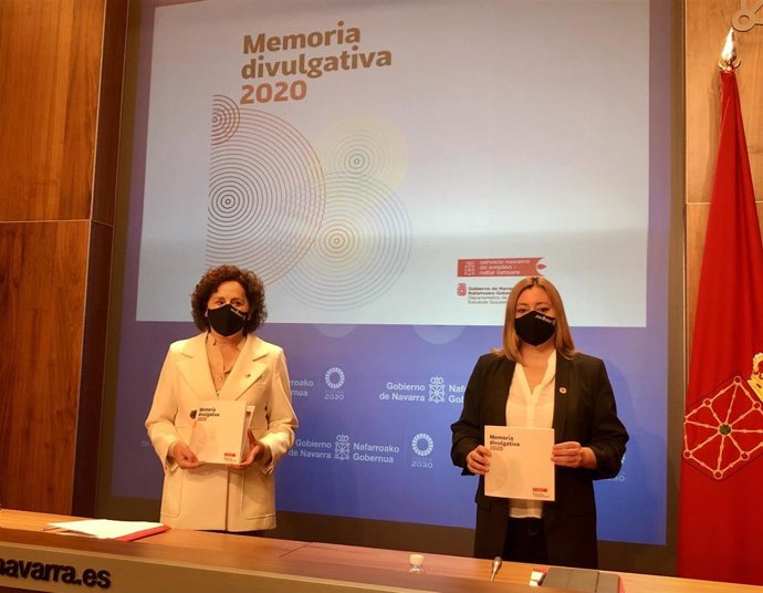 La consejera Maeztu y Miriam Martón, directora gerente del SNE.