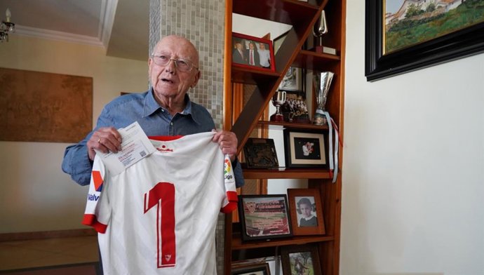 Domingo Muñoz González, socio número uno del Sevilla FC