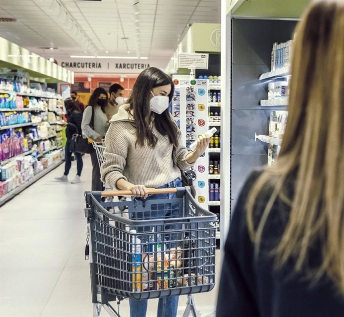 Mangos anti covid en carros de Consum