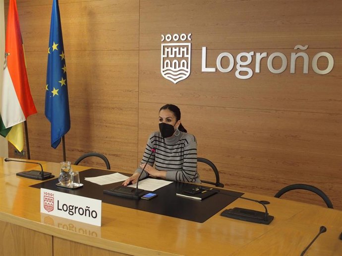 La concejala de Economía y Hacienda, Esmeralda Campos, en comparecencia de prensa