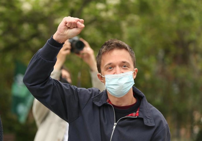 El portavoz de Más País en el Congreso, Íñigo Errejón, durante el acto Un futuro verde para el sur, a 24 de abril de 2021, en Leganés, Madrid (España). Más Madrid lleva este sábado su campaña a Leganés con el acto un futuro verde para el sur. Lo hac