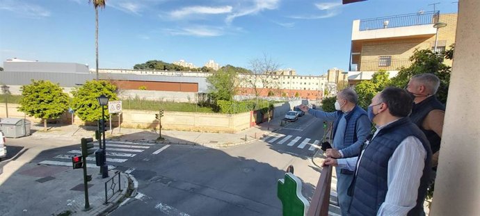 Visita al solar del antiguo colegio Santa Teresa de El Cerro del Águila