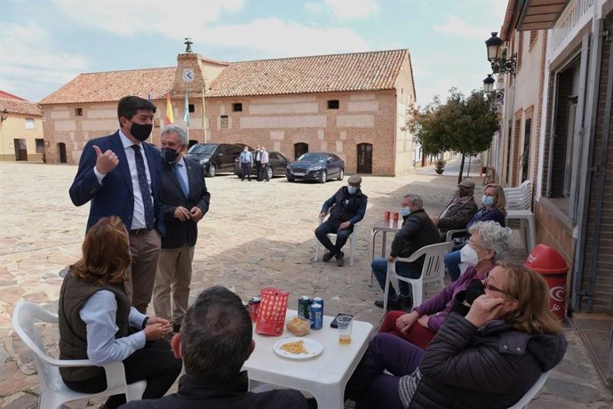 El vicepresidente y consejero de Turismo, Regeneración, Justicia y Administración Local, Juan Marín, en Aldeaquemada (Jaén).