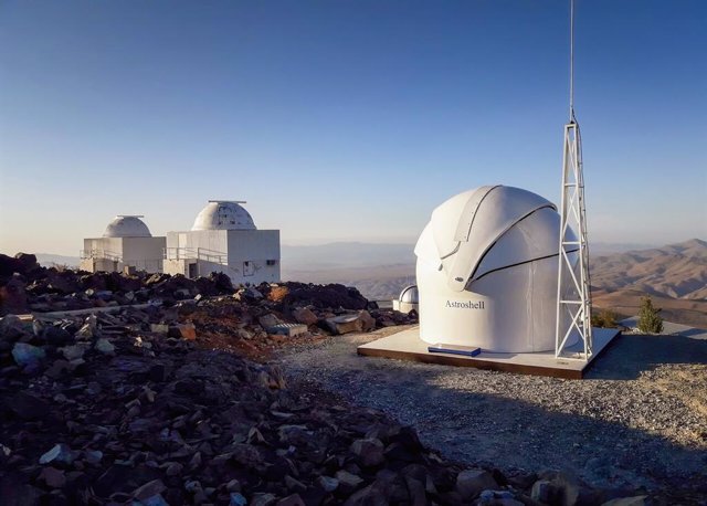 Archivo - El Telescopio Test-Bed 2 en el Observatorio La Silla de ESO