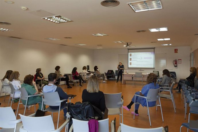 Formación de profesionales del Clínico San Cecilio en lengua de signos española