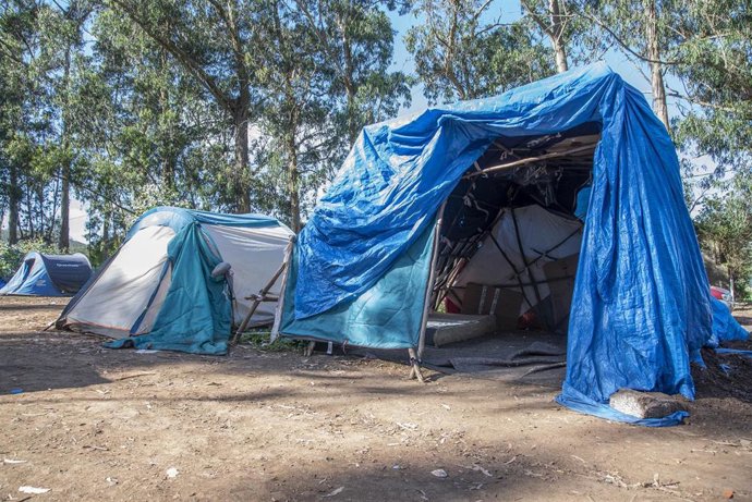 Tiendas de campaña en el campamento de Las Raíces,, en Tenerife.