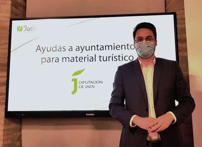 Lozano presenta las ayudas para material turístico promocional.
