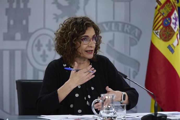 La ministra portavoz y ministra de Hacienda, María Jesús Montero, durante una rueda de prensa, a 20 de abril de 2021, en el Palacio de la Moncloa, Madrid, (España). Durante la rueda de prensa han informado sobre las medidas aprobadas en la reunión del C