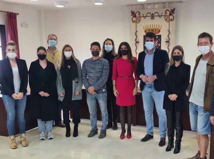 La Consejería de Turismo anima a los empresarios de Guaro a Solicitar las ayudas al sector