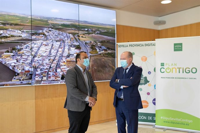 Reunión entre el presidente de Diputación y el alcalde de El Palmar