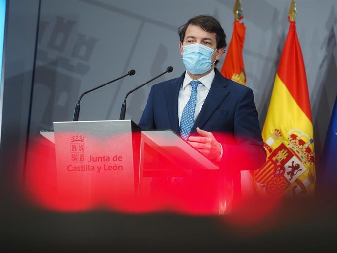 Archivo - El presidente de la Junta de Castilla y León, Alfonso Fernández Mañueco durante una rueda de prensa en Valladolid,. Foto de Archivo