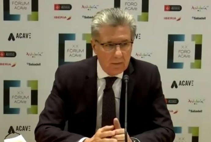 Archivo - El presidente de la Asociación Corporativa de Agencias de Viajes Especializadas (Acave), Martí Sarrate, en rueda de prensa este miércoles