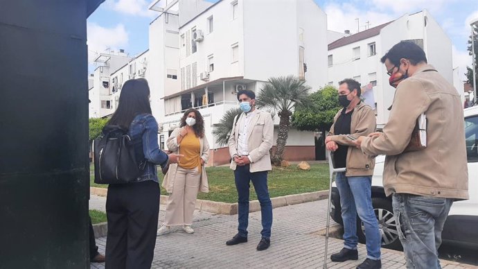 Reunión de Sánchez con vecinos de La Estacada, en La Rinconada