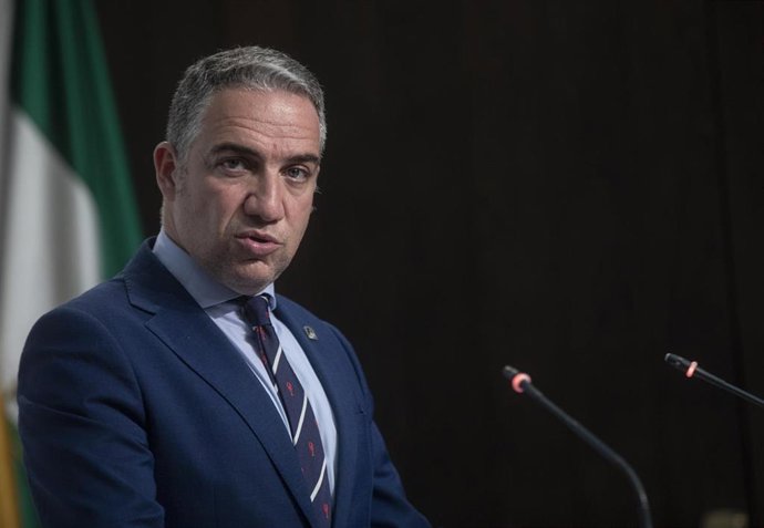 El consejero de la Presidencia, Elías Bendodo, durante la rueda de prensa tras la reunión semanal del Consejo de Gobierno de la Junta de Andalucía. En Sevilla (Andalucía, España), a 27 de abril de 2021.