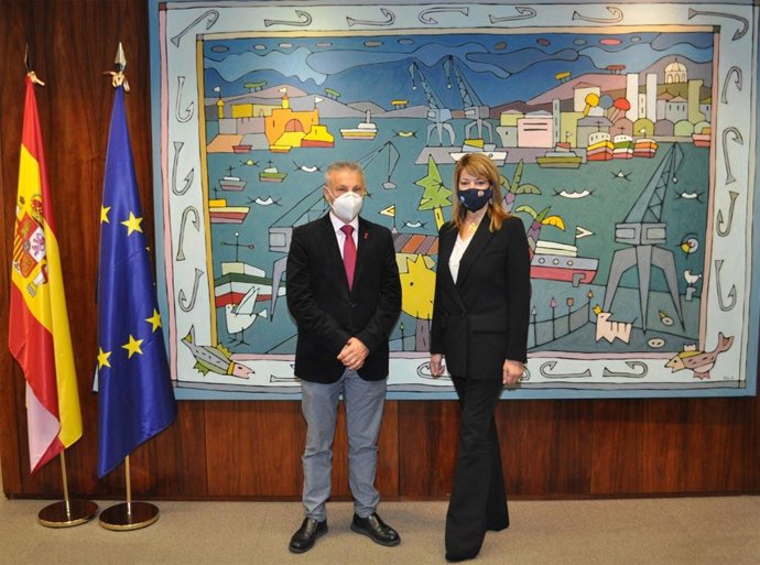 La presidenta de la Autoridad Portuaria de Huelva, Pilar Miranda, ha mantenido hoy un encuentro de trabajo con el presidente de Puertos del Estado, Francisco Toledo.