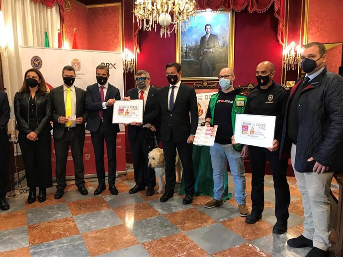 Presentación del cupón de la ONCE dedicado al 200 aniversario de los Bomberos de Granada