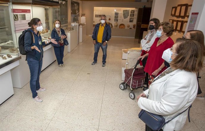 Visita de la actividad 'La Huelva enterrada'.