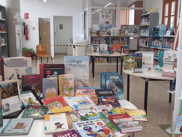 Libros en biblioteca municipal de Valncia