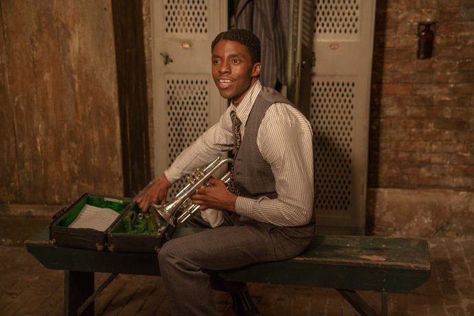 Chadwick Boseman en la película La madre del blues