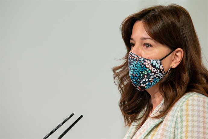 La portavoz del Gobierno de Castilla-La Mancha, Blanca Fernández, en rueda de prensa