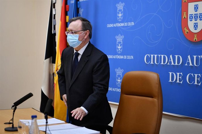 Archivo - El presidente de la Ciudad, Juan Vivas a su llegada a una comparecencia en el Palacio de la Asamblea, en Ceuta (España) en una imagen de archivo