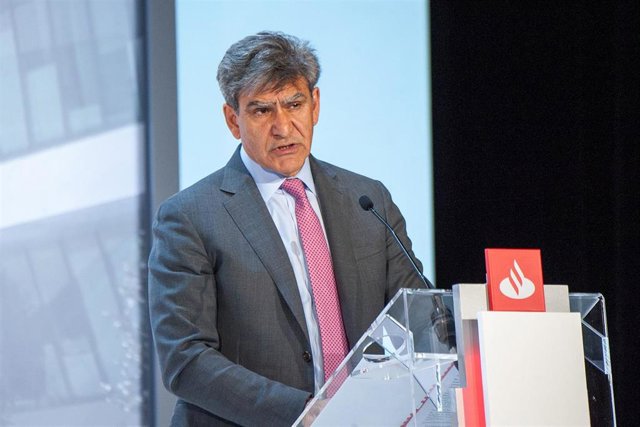 Archivo - El consejero delegado de Banco Santander, José Antonio álvarez, en la junta de accionistas de 2021.