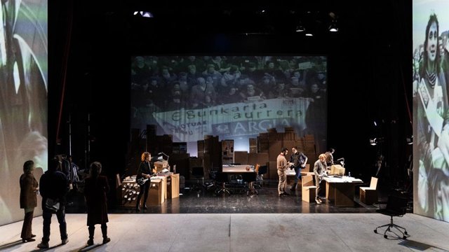 'Sisiforen Paperak' Obraren Eszena Bat.