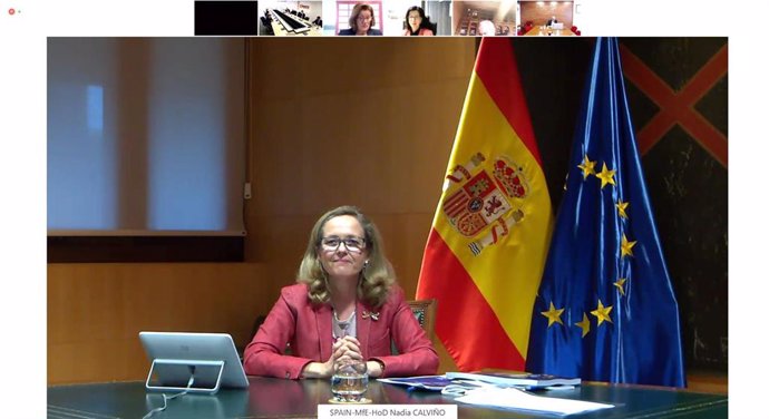 La vicepresidenta segunda del Gobierno y ministra de Asuntos Económicos y Transformación Digital, Nadia Calviño, en su intervención ante el Pleno de la Cámara de España.