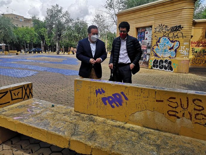 López Aparicio, en la Alameda de Hércules