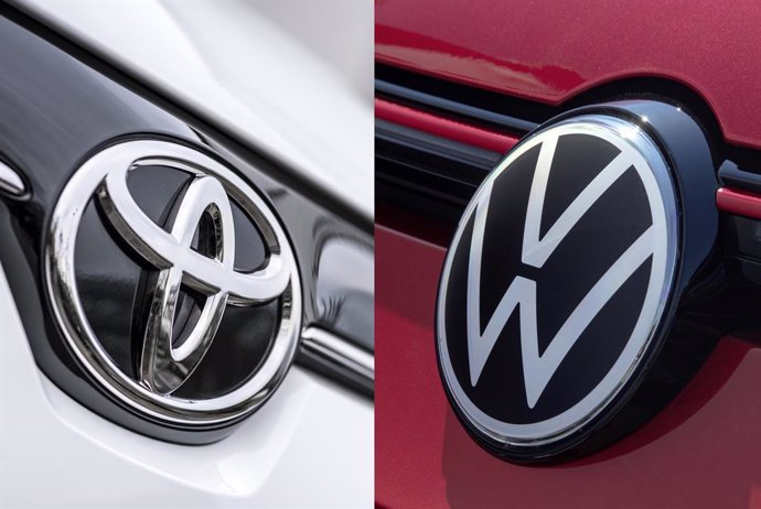Logos de Toyota y Volkswagen.