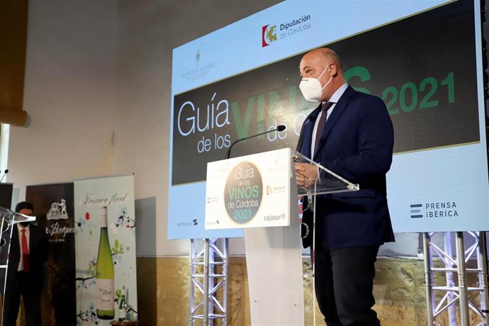 El presidente de la Diputación de Córdoba, Antonio Ruiz, participa en la presentación de la 'Guía de los Vinos de Córdoba 2021' de 'Diario Córdoba'.