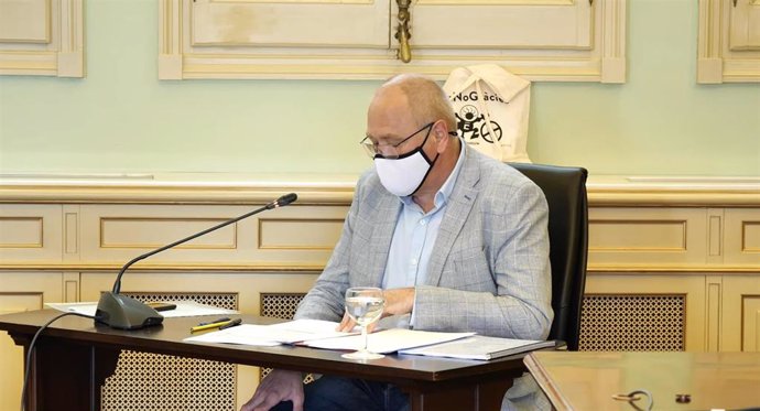 El director general de Consumo del Govern, Félix Alonso, durante su comparecencia en el Parlament.