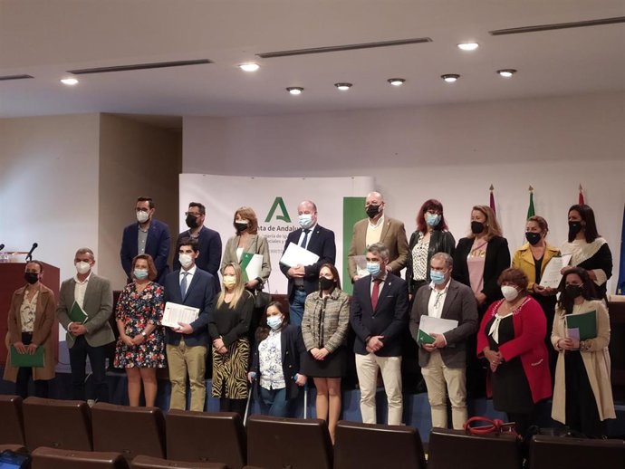 La Diputación y la Junta prorrogan el programa de tratamiento a familias con menores en situación de riesgo