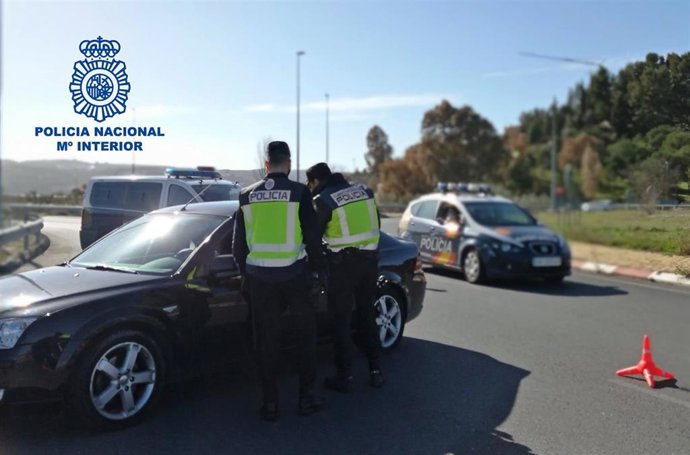 Detenidos en Toledo dos individuos que estaban siendo buscados por cometer delitos en Cáceres y Madrid.