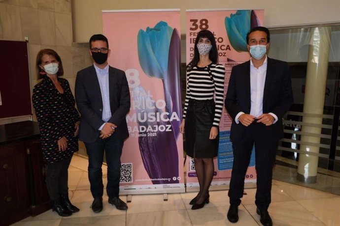 Autoridades en la presentación del Festival Ibérico de Cine.