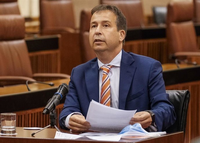 El nuevo senador por designación autonómica, José Luis Muñoz Lagares, este miércoles ante la Comisión Consultiva de Nombramientos.