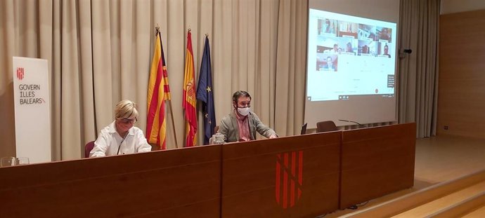 El director general de Comercio, Miquel Piñol, en la reunión con el sector del juego.
