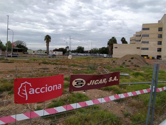 Archivo - Las obras, paralizadas, del Edificio de Consultas Externas del Hospital Materno Infantil del Reina Sofía en Córdoba.