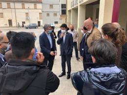 El conseller de Territorio y Sostenibilidad de la Generalitat, Dami Calvet, en la visita de las obras de la Agncia Catalana de l'Aigua (ACA) en la depuradora de Artesa de Lleida (Lleida)