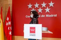 Ayuso traslada su "satisfacción" al ser Madrid la comunidad que registra "la mayor caída del paro"