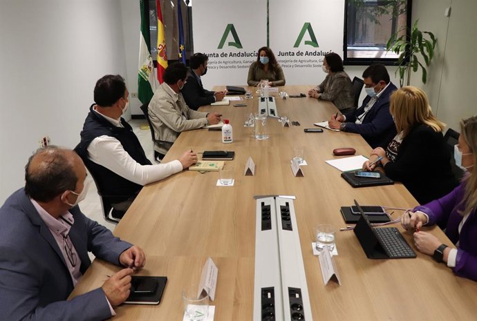 La consejera de Agricultura se reúne con el nuevo secretario general de UPA-Andalucía