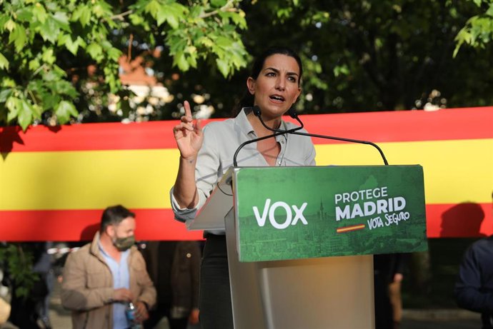 La candidata de Vox a la Presidencia de la Comunidad de Madrid, Rocío Monasterio en un acto de campaña del partido en el Parque de Abastos de Aranjuez.