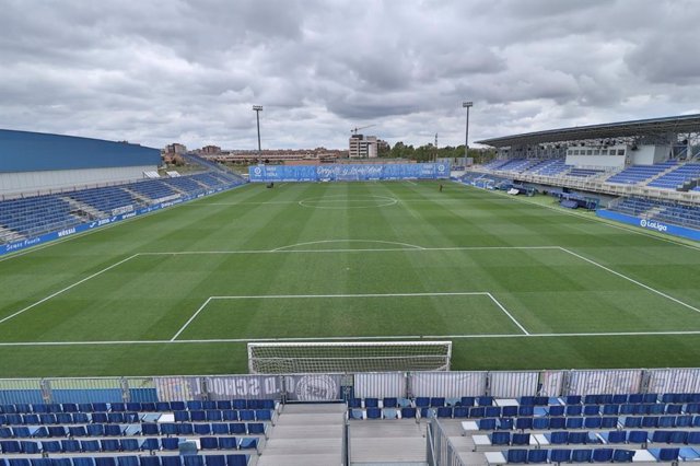 El estadio municipal Fernando Torres de Fuenlabrada ampliará su capacidad hasta los 6 000 espectadores.