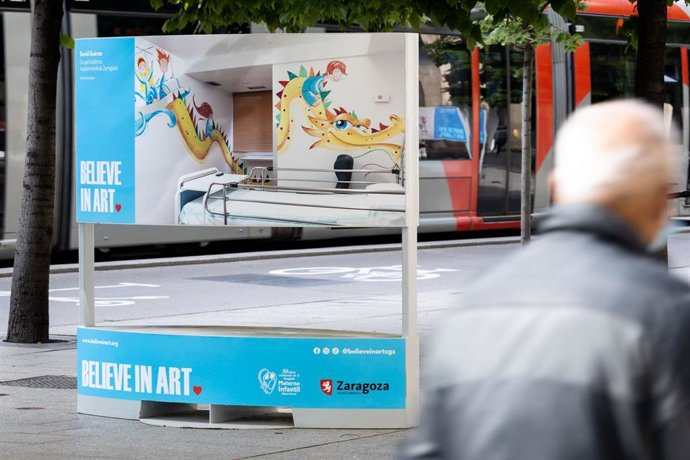 Exposición en el paseo de la Independencia de la ONG Believe In Art