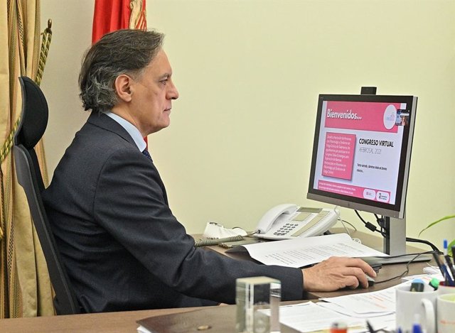 El alcalde de Salamanca participa en el foro de Afibrosal y Fundación ONCE.
