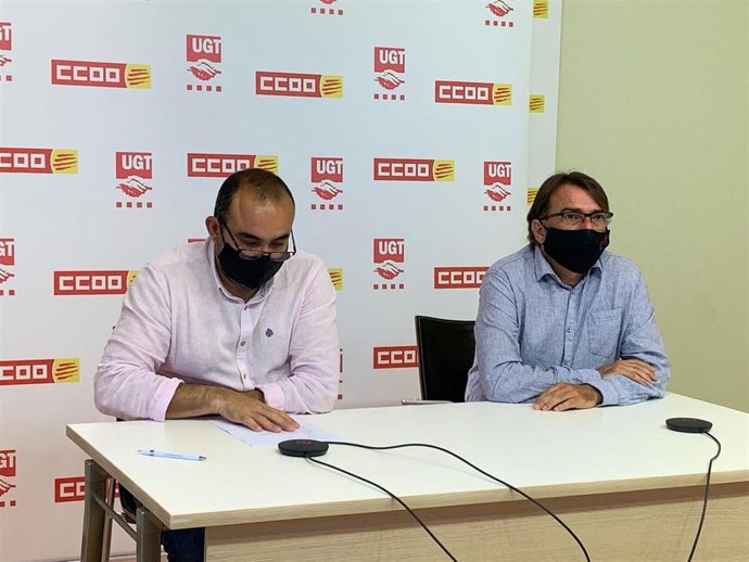 El secretario general de CC.OO, Javier Pacheco, y el de UGT, Camil Ros, durante la rueda de prensa por el 1 de mayo.