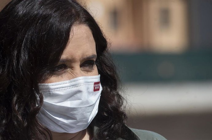 La presidenta de la Comunidad de Madrid y candidata a la reelección, Isabel Díaz Ayuso, durante su visita a Villarejo de Salvanés